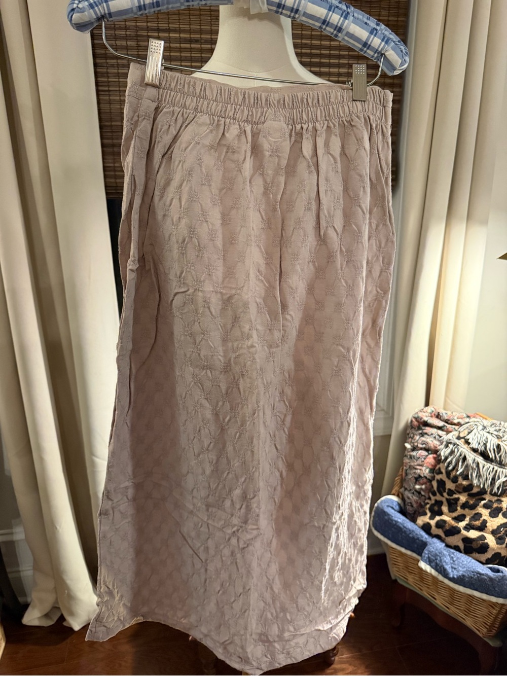 Vintage Women’s Cream-Gray Textured Elastic-Waist Maxi Skirt